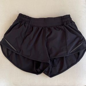 size 6 lululemon hotty hot shorts